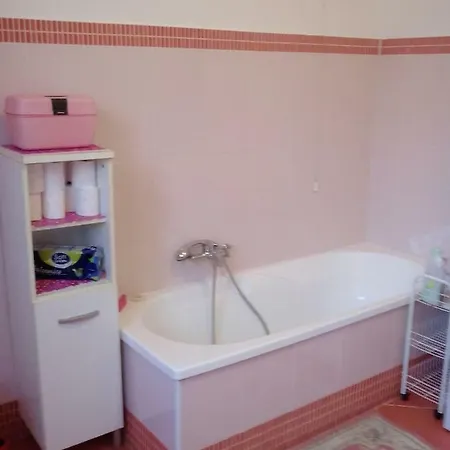 Semesterbostad Lol House *